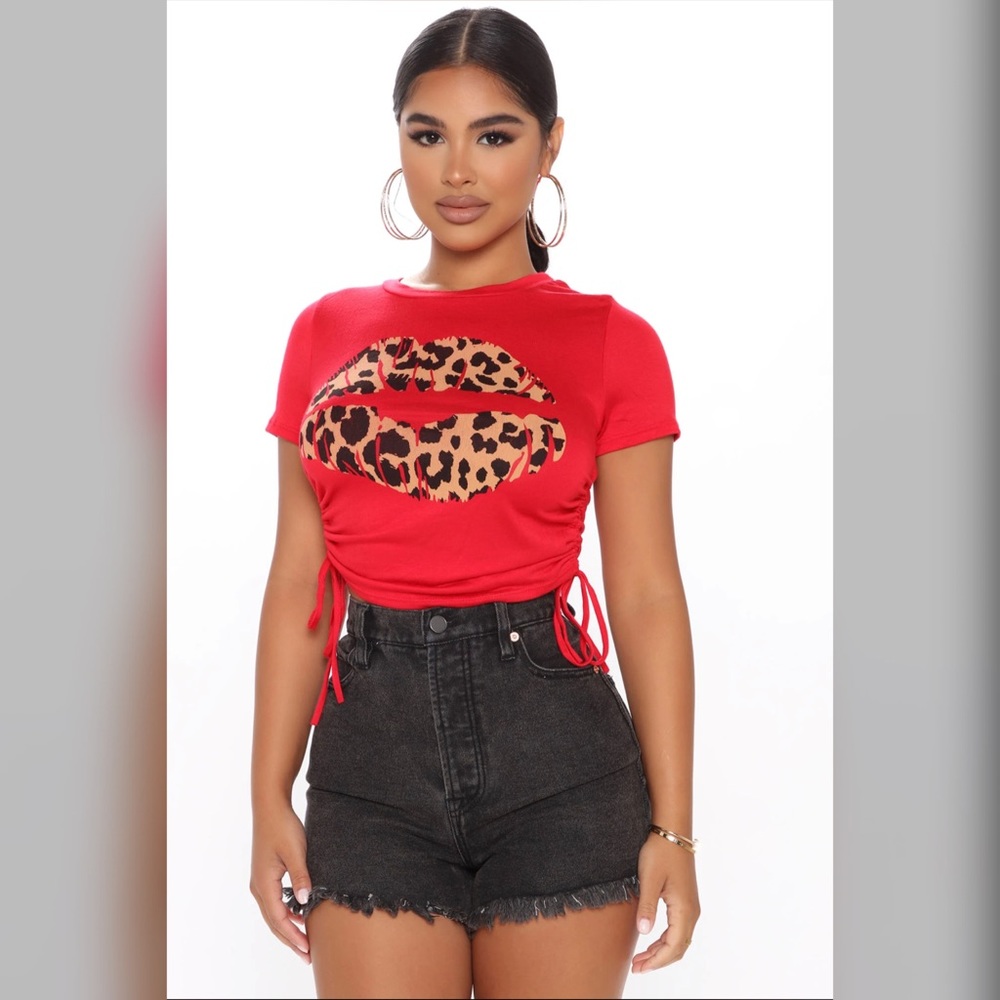 Red rouched cropped top with leopard lips